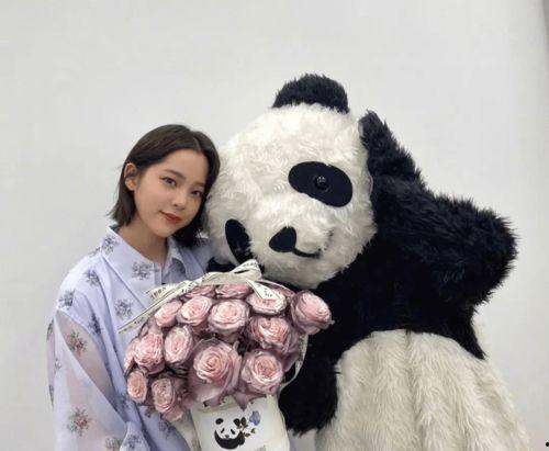 周雨彤八卦爆料最新,揭秘娱乐圈新晋女神的甜蜜生活 第1张 周雨彤八卦爆料最新,揭秘娱乐圈新晋女神的甜蜜生活 第1张